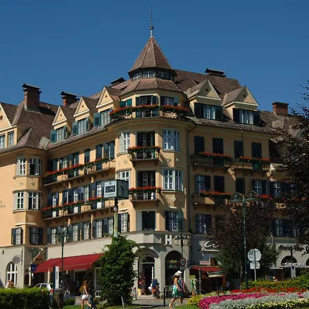 克恩顿费尔登酒店 4*