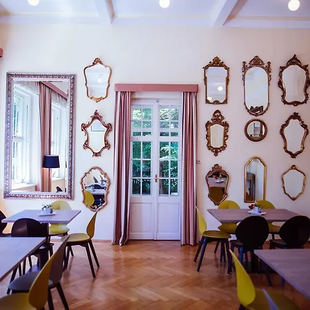 酒店 克恩顿费尔登酒店