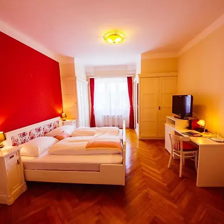 Otel Carinthia Velden 4*