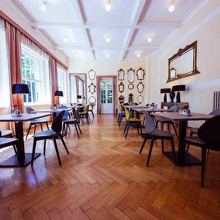 酒店 克恩顿费尔登酒店