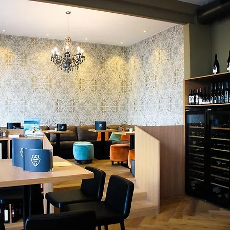 Otel Carinthia Velden 4*