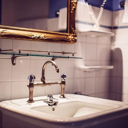 克恩顿费尔登酒店