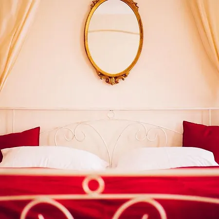 Otel Carinthia Velden