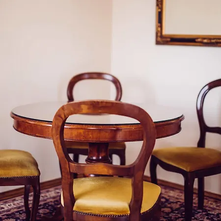 克恩顿费尔登酒店