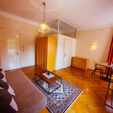 克恩顿费尔登酒店 4*