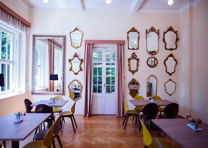 Hotel Carinthia Velden